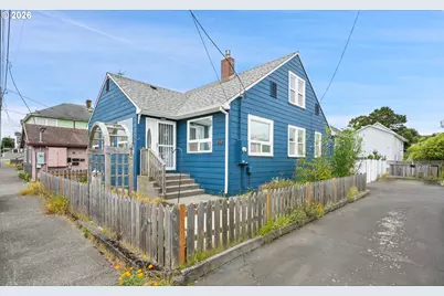 240 5th Ave, Seaside, OR 97138 - Photo 3