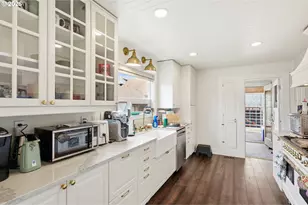 240 5th Ave, Seaside, OR 97138 - Photo 9