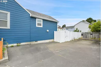 240 5th Ave, Seaside, OR 97138 - Photo 37