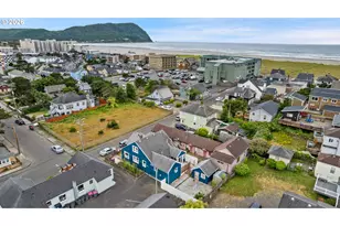 240 5th Ave, Seaside, OR 97138 - Photo 1