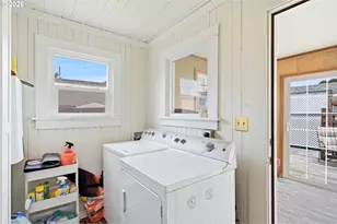 240 5th Ave, Seaside, OR 97138 - Photo 13