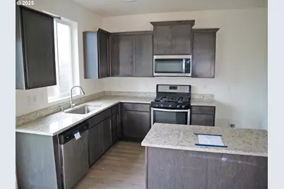 1421 W 15th Ave, La Center, WA 98629 - Photo 3