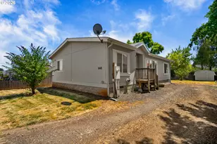 648 Commercial St, Monroe, OR 97456 - Photo 1