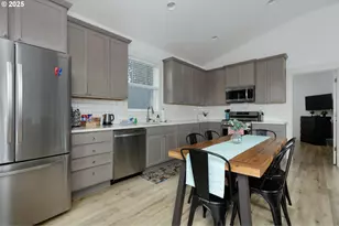 541 NW Vancouver Ave, Stevenson, WA 98648 - Photo 5