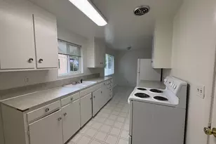 210 Sunnyside Dr, Eugene, OR 97404 - Photo 5