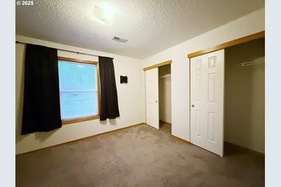 14134 E Burnside St #3, Portland, OR 97233 - Photo 15