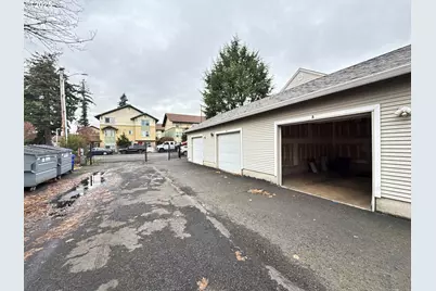 14134 E Burnside St #3, Portland, OR 97233 - Photo 31