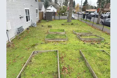 14134 E Burnside St #3, Portland, OR 97233 - Photo 33