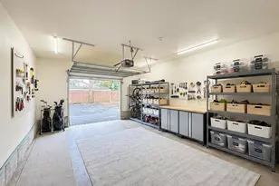 14134 E Burnside St, Portland, OR 97233 - Photo 27