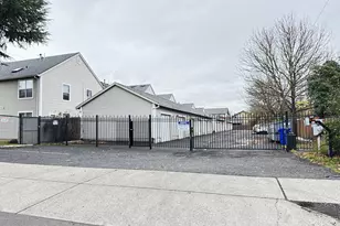 14134 E Burnside St, Portland, OR 97233 - Photo 31