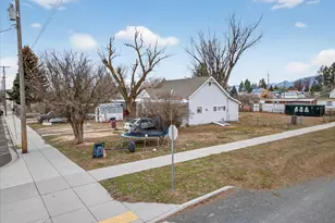 295 E St, North Powder, OR 97867 - Photo 3