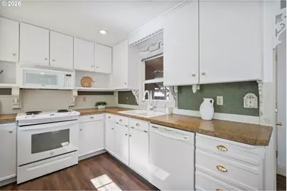 2610 Field St, Longview, WA 98632 - Photo 9
