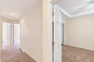 6564 NW Wenmarie Dr, Portland, OR 97229 - Photo 21
