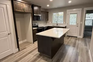 1203 SE Marsters Ave, Roseburg, OR 97470 - Photo 11