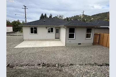 1203 SE Marsters Ave, Roseburg, OR 97470 - Photo 5