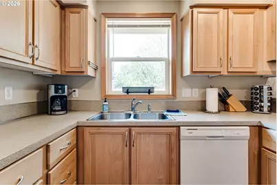 1529 Charnelton Aly, Eugene, OR 97401 - Photo 15