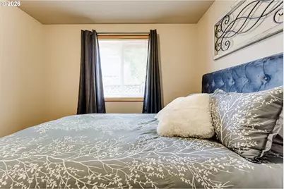 1529 Charnelton Aly, Eugene, OR 97401 - Photo 31