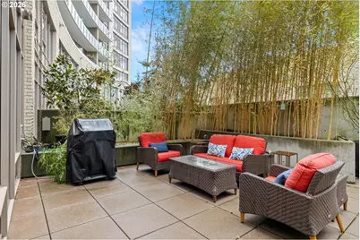 949 NW Overton St #301, Portland, OR 97209 - Photo 17