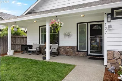 127 SW Vicki Ln, Grants Pass, OR 97526 - Photo 3