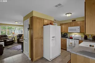 1520/1522 E Washington Ave, Cottage Grove, OR 97424 - Photo 13