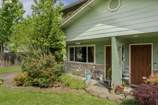 1520/1522 E Washington Ave, Cottage Grove, OR 97424 - Photo 3