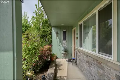 1520/1522 E Washington Ave, Cottage Grove, OR 97424 - Photo 5