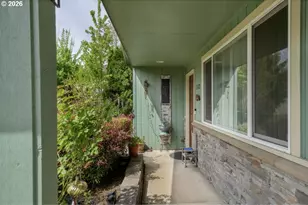 1520/1522 E Washington Ave, Cottage Grove, OR 97424 - Photo 5