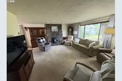 392 S 37th St, Springfield, OR 97478 - Photo 19