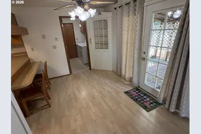392 S 37th St, Springfield, OR 97478 - Photo 13