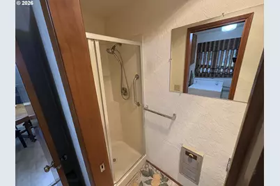 392 S 37th St, Springfield, OR 97478 - Photo 27
