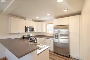 51695 Rose St, Blue River, OR 97413 - Photo 5