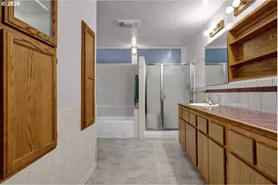 56642 McKenzie Hwy, McKenzie Bridge, OR 97413 - Photo 25