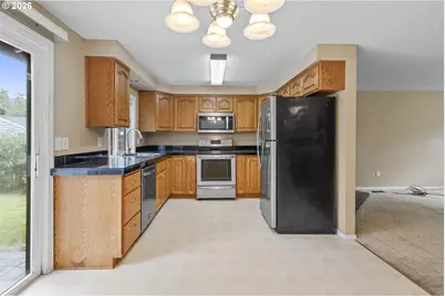 8217 N Fowler Ave, Portland, OR 97217 - Photo 11