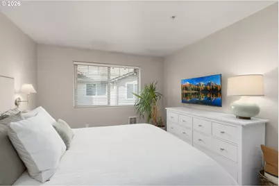 1819 NE 101st Ave #204, Hillsboro, OR 97006 - Photo 11