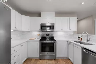 1819 NE 101st Ave #204, Hillsboro, OR 97006 - Photo 9