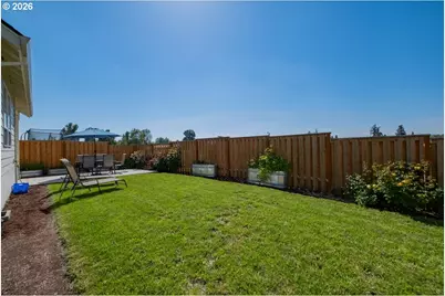 948 Laurel Pl, Silverton, OR 97381 - Photo 37