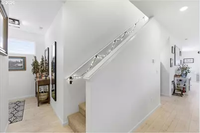 948 Laurel Pl, Silverton, OR 97381 - Photo 9