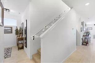 948 Laurel Pl, Silverton, OR 97381 - Photo 9
