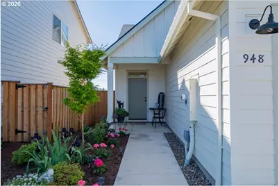 948 Laurel Pl, Silverton, OR 97381 - Photo 5