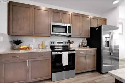 1018 S 52nd St, Springfield, OR 97478 - Photo 5
