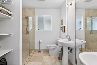 173 NE Bridgeton Rd #13, Portland, OR 97211 - Photo 15