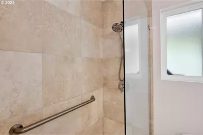 173 NE Bridgeton Rd #13, Portland, OR 97211 - Photo 17