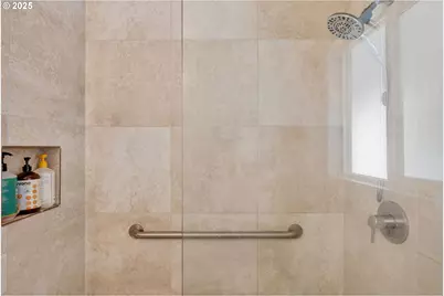 173 NE Bridgeton Rd #13, Portland, OR 97211 - Photo 15