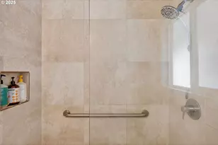 173 NE Bridgeton Rd, Portland, OR 97211 - Photo 15