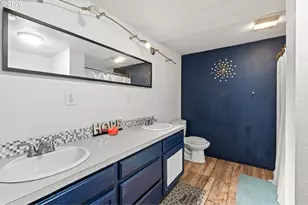 19105 NE Clackamas St, Portland, OR 97230 - Photo 17