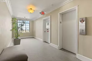 2336 SW Osage St, Portland, OR 97205 - Photo 5