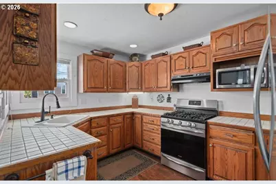 406 W C St, Rainier, OR 97048 - Photo 13