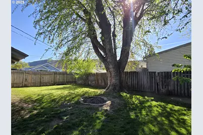 3208 W 7th St, The Dalles, OR 97058 - Photo 5