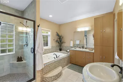 19560 NE Herring Ln, Newberg, OR 97132 - Photo 15