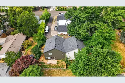 1016 SE 9th St, Gresham, OR 97080 - Photo 5